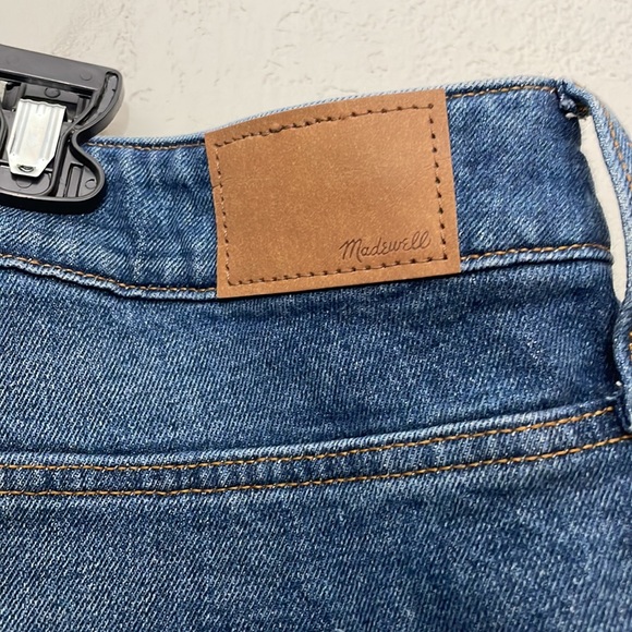 Madewell Curvy Perfect Vintage Straight Jean in Mayfield Wash - Picture 11 of 15